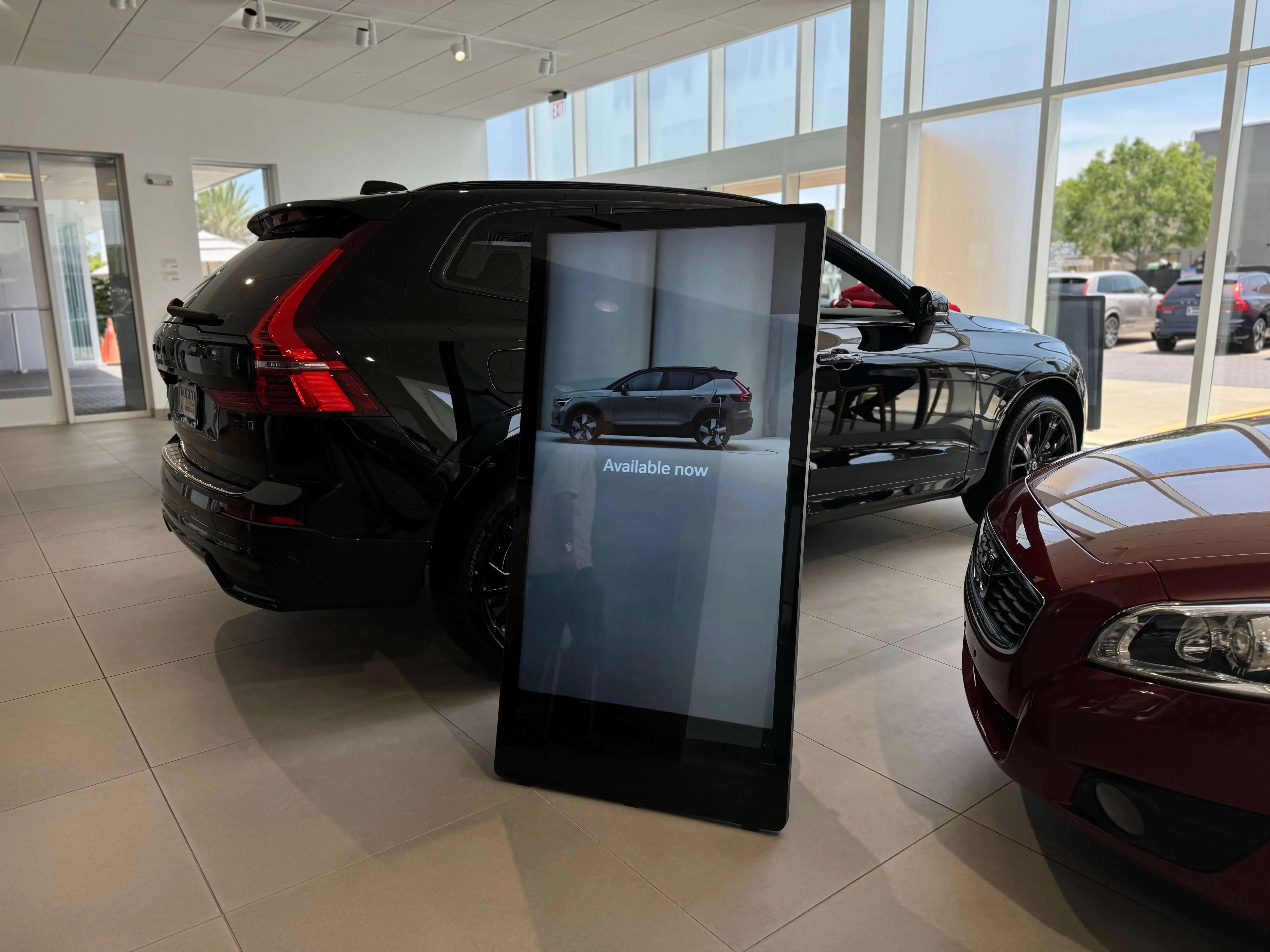 Mobile dynamic display at car dealership